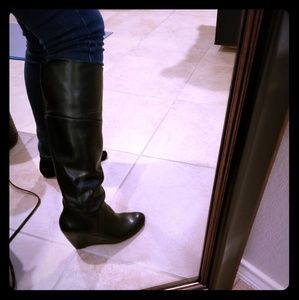 Black wedge boots